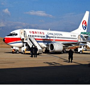 西郊航空货运航空快运业稳步发展的原因是什么？
